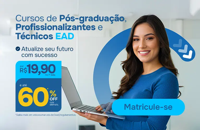 Homem negro sorridente vestindo terno azul.